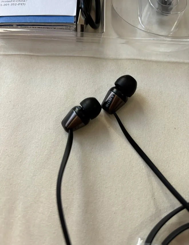 WI-C310 Wireless In Ear HIFI Stereo Earphones Bluetooth 5.0 Super Bass Sports Headset Magnetic Headset with Microphone Box