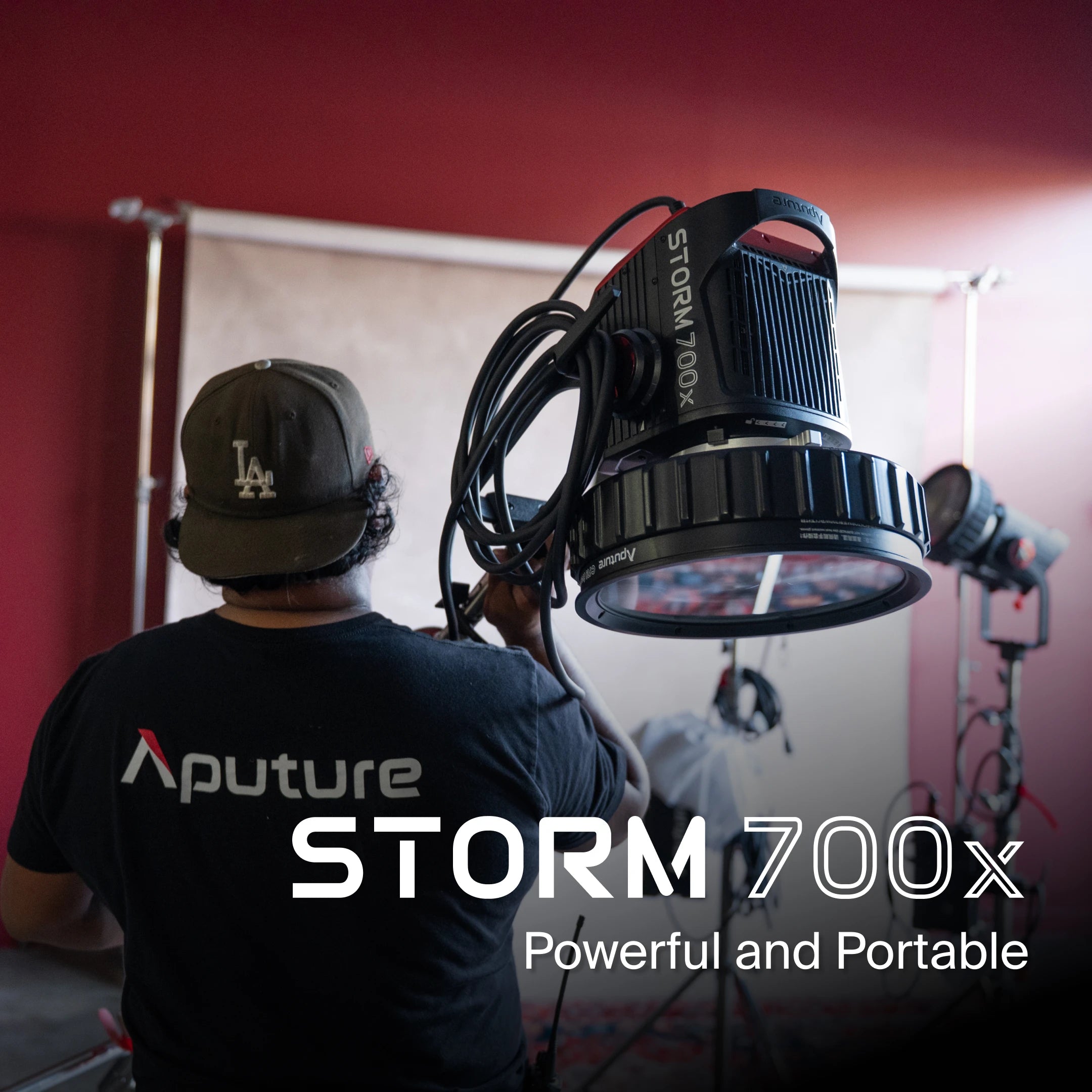 Do Brazil Aputure STORM 700x Photography Light High Fidelity Point Source Lamp 2500-10000K G/M Color Correction Video Light