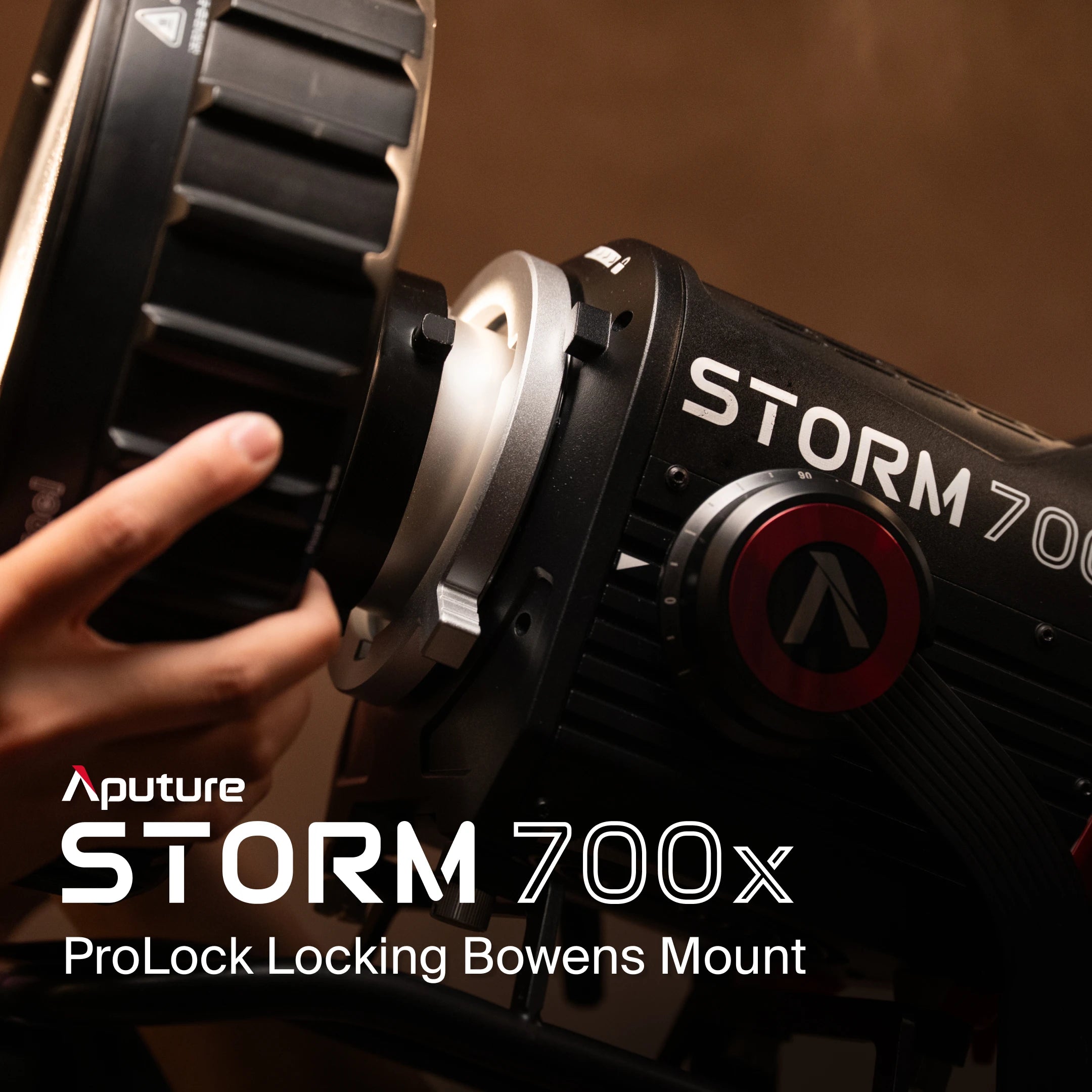 Do Brazil Aputure STORM 700x Photography Light High Fidelity Point Source Lamp 2500-10000K G/M Color Correction Video Light